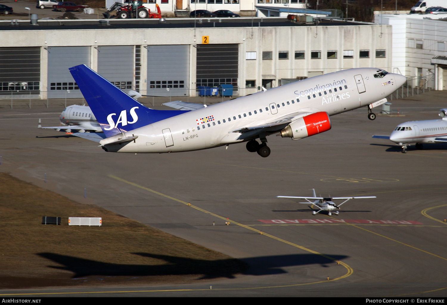 Aircraft Photo of LN-RPG | Boeing 737-683 | Scandinavian Airlines - SAS | AirHistory.net #323385