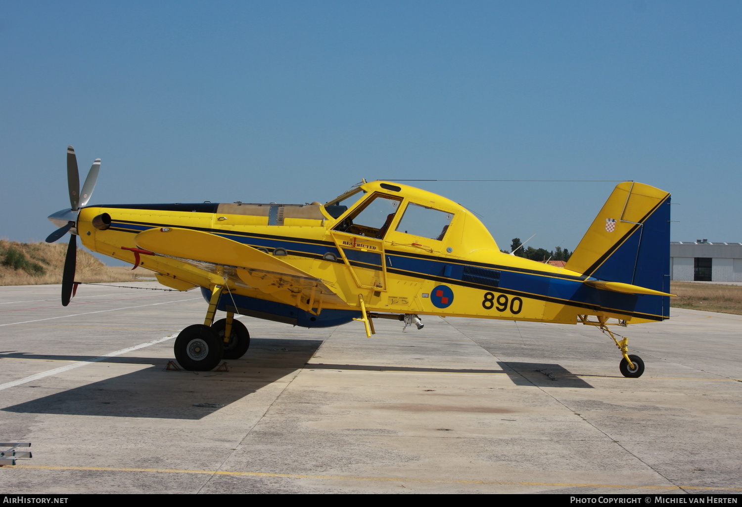 Aircraft Photo of 890 | Air Tractor AT-802F (AT-802A) | Croatia - Air Force | AirHistory.net #323397