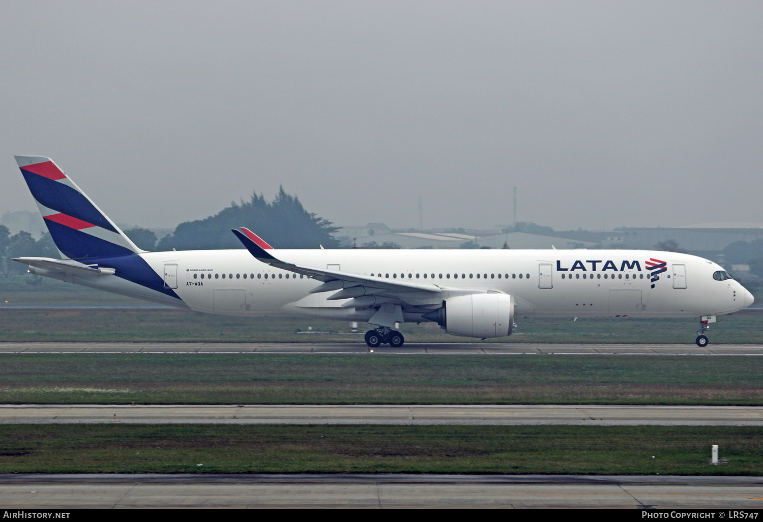 Aircraft Photo of A7-AQA | Airbus A350-941 | LATAM Airlines | AirHistory.net #323537
