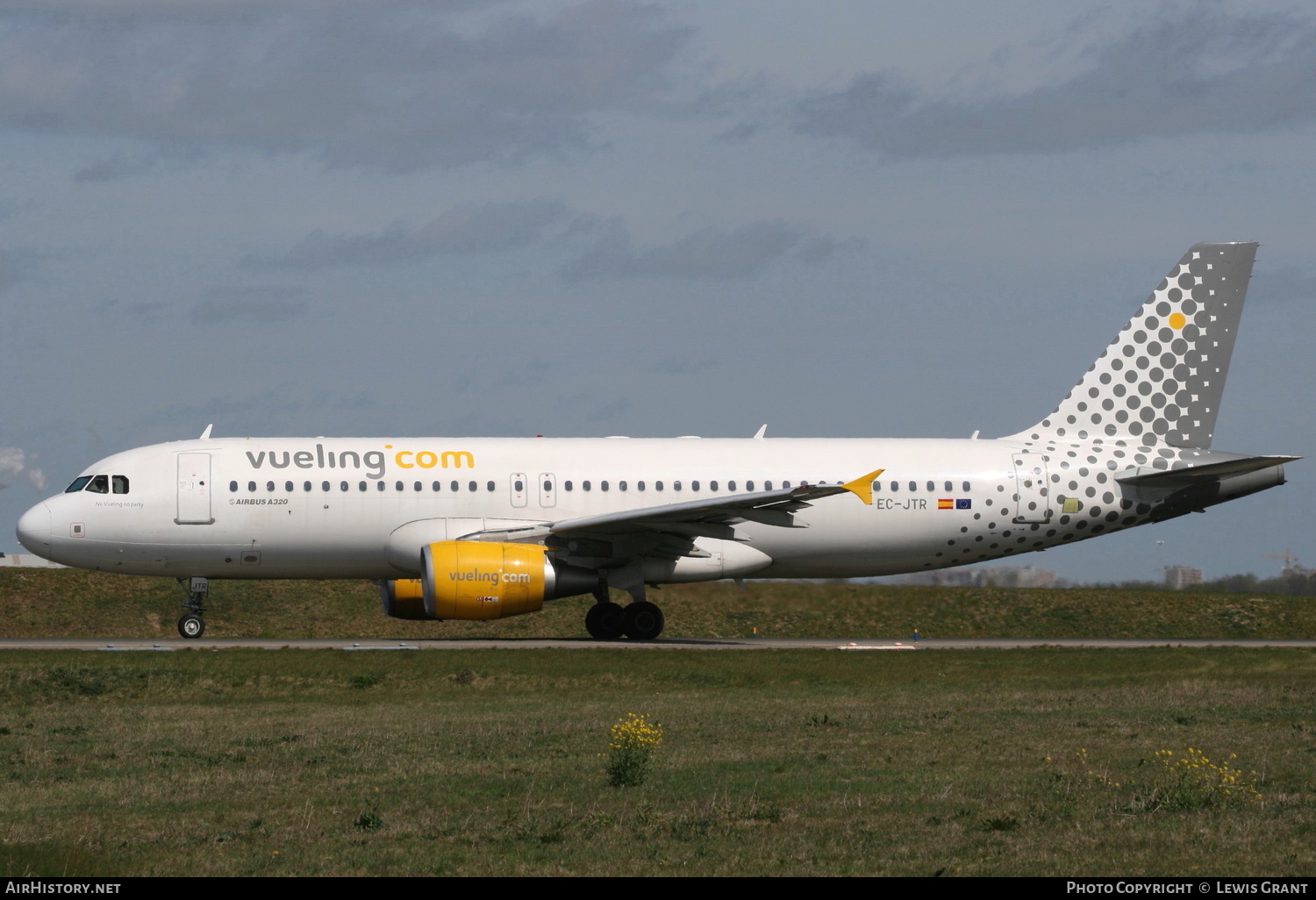 Aircraft Photo of EC-JTR | Airbus A320-214 | Vueling Airlines | AirHistory.net #323558