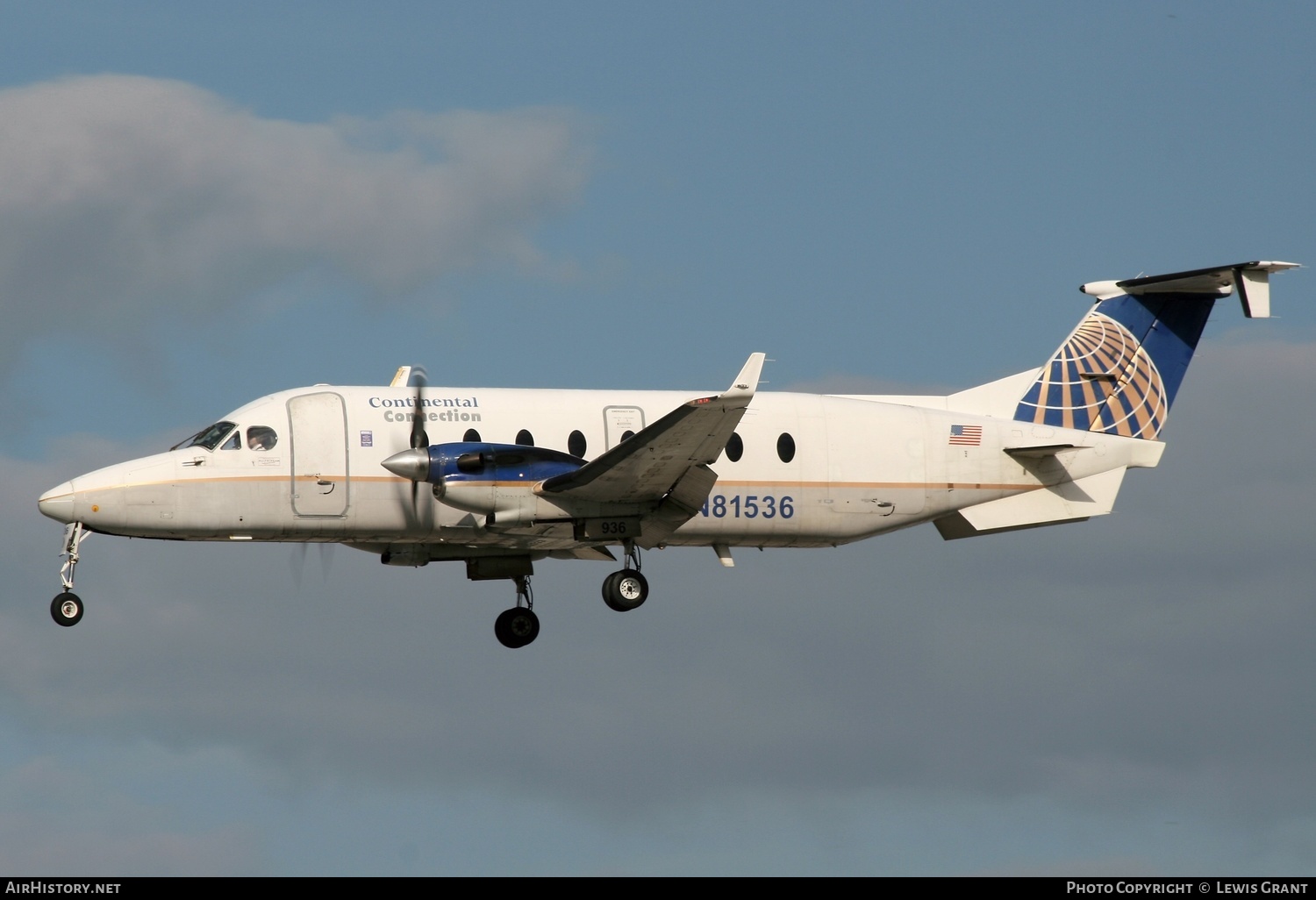 Aircraft Photo of N81536 | Beech 1900D | Continental Connection | AirHistory.net #323561