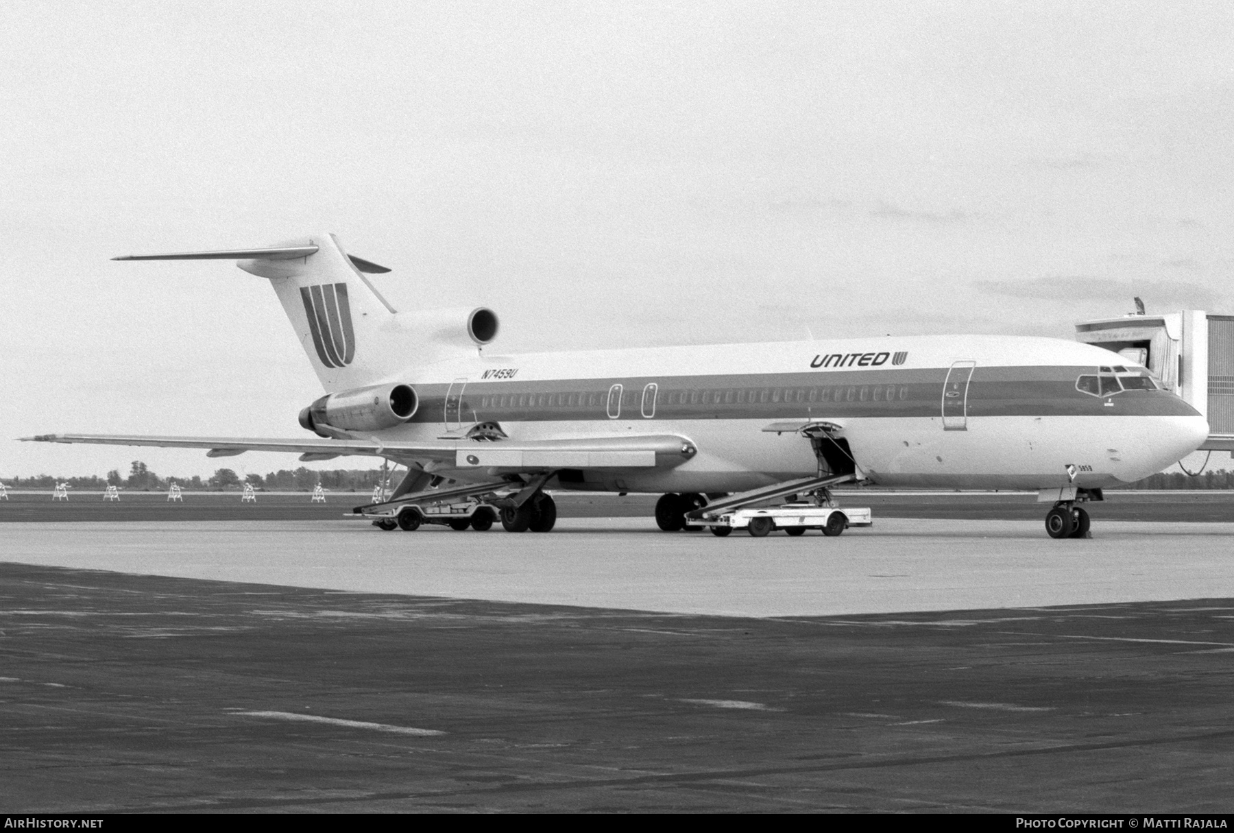 Aircraft Photo of N7459U | Boeing 727-222/Adv | United Airlines | AirHistory.net #323570