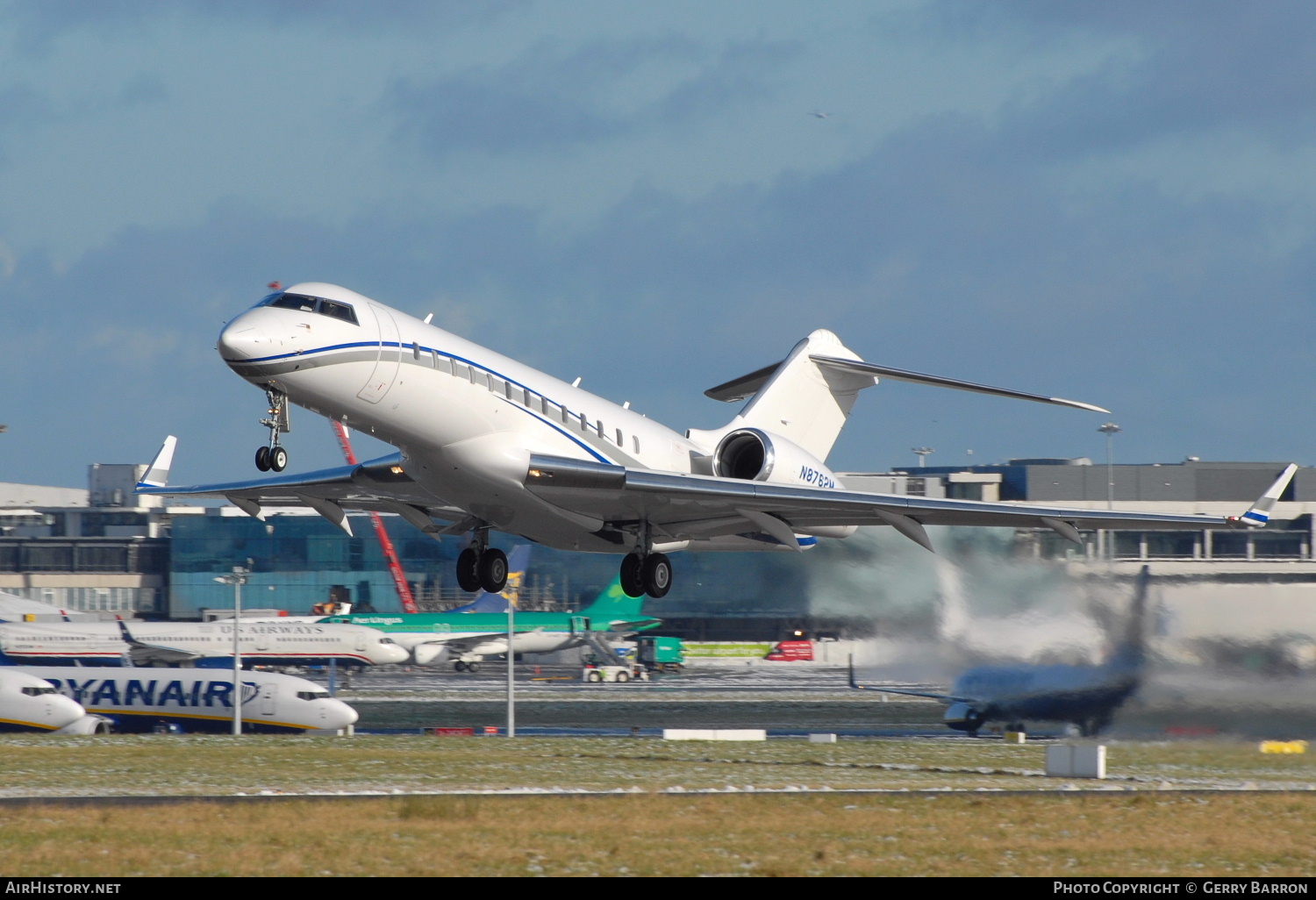 Aircraft Photo of N8762M | Bombardier Global Express (BD-700-1A10) | AirHistory.net #323618