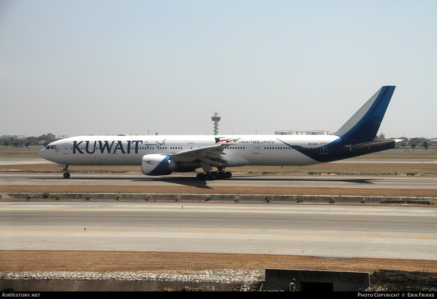 Aircraft Photo of 9K-AOL | Boeing 777-300/ER | Kuwait Airways | AirHistory.net #323715