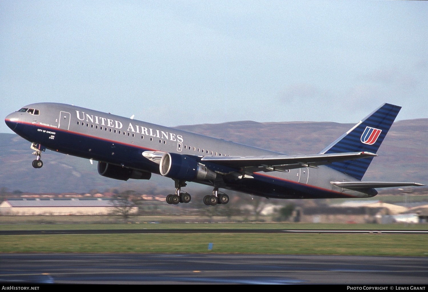 Aircraft Photo of N606UA | Boeing 767-222 | United Airlines | AirHistory.net #323721