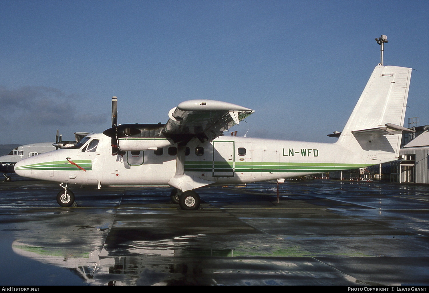 Aircraft Photo of LN-WFD | De Havilland Canada DHC-6-300 Twin Otter | Widerøe | AirHistory.net #323729