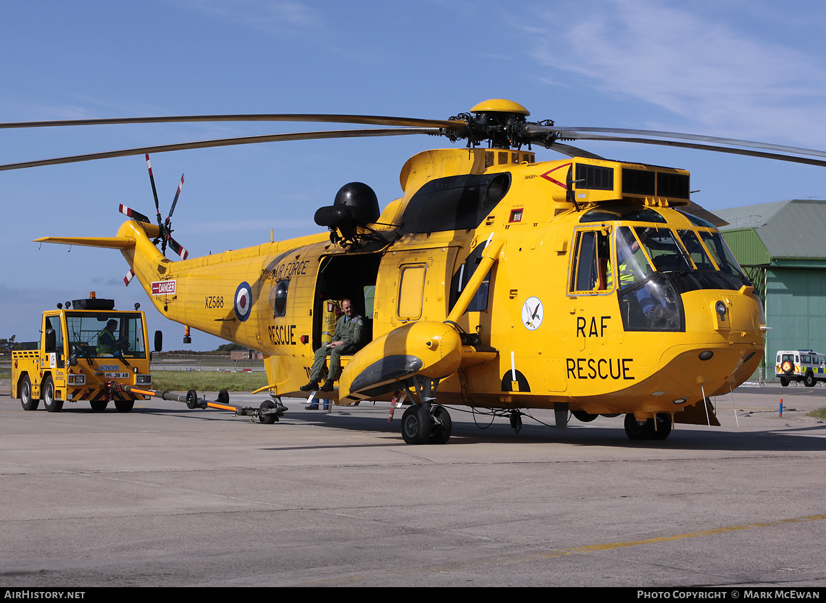 Aircraft Photo of XZ588 | Westland WS-61 Sea King HAR3 | UK - Air Force | AirHistory.net #324009