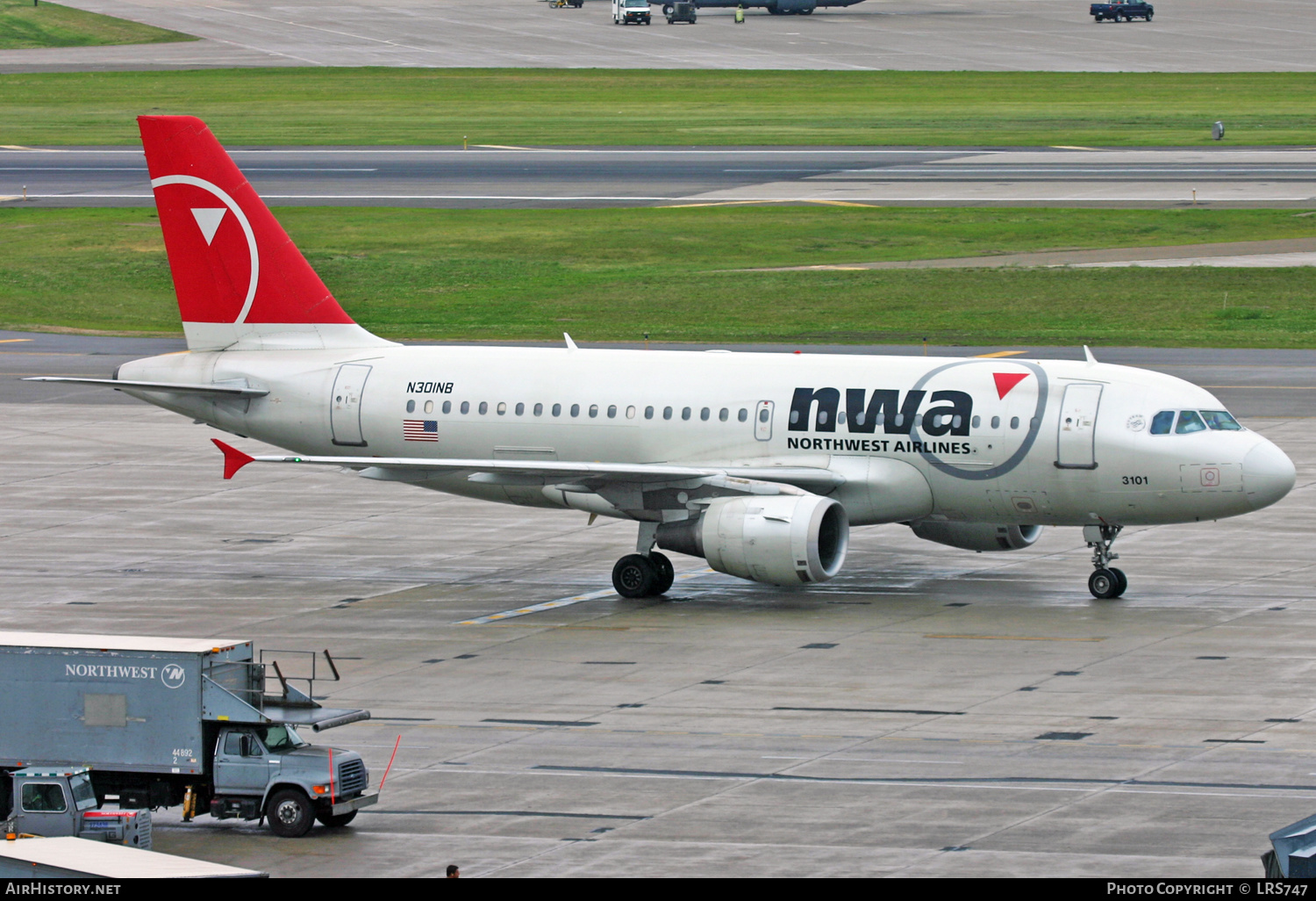 Aircraft Photo of N301NB | Airbus A319-114 | Northwest Airlines | AirHistory.net #324174