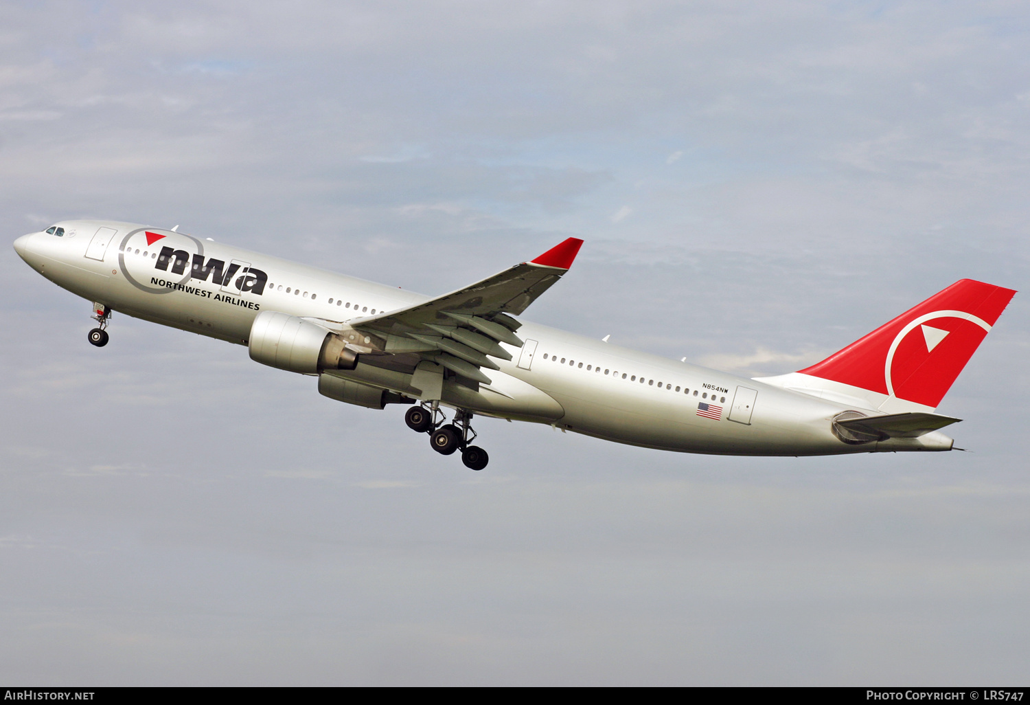Aircraft Photo of N854NW | Airbus A330-223 | Northwest Airlines | AirHistory.net #324209