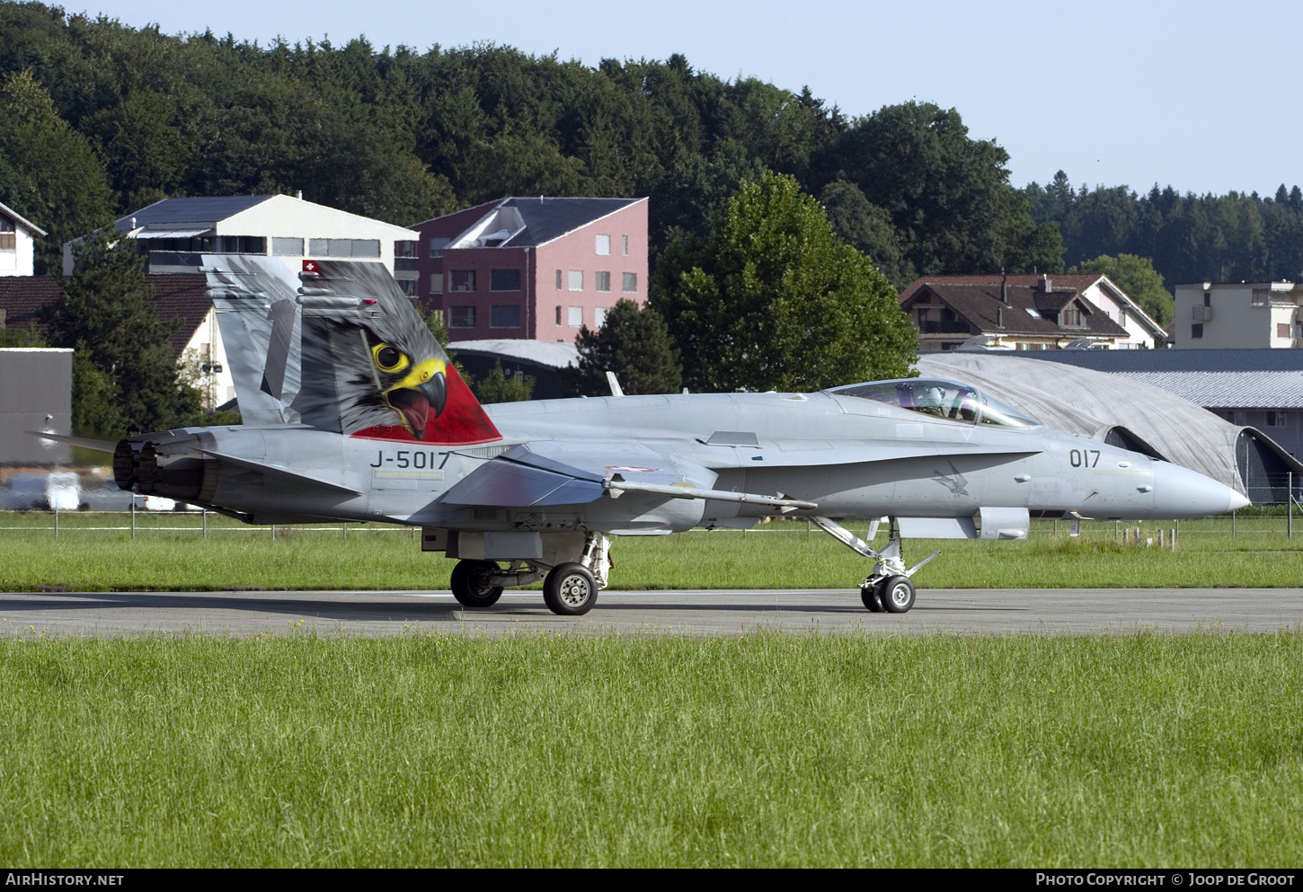 Aircraft Photo of J-5017 | McDonnell Douglas F/A-18C Hornet | Switzerland - Air Force | AirHistory.net #324373