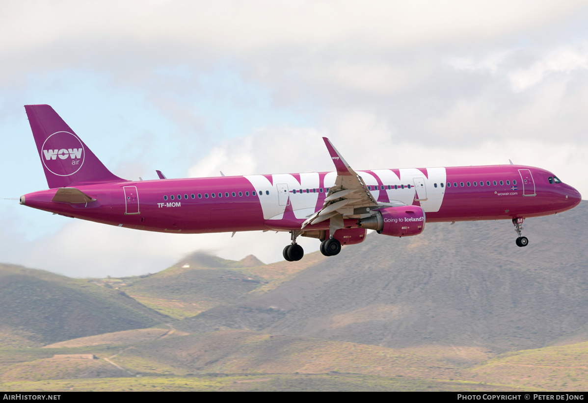 Aircraft Photo of TF-MOM | Airbus A321-211 | WOW Air | AirHistory.net #324396