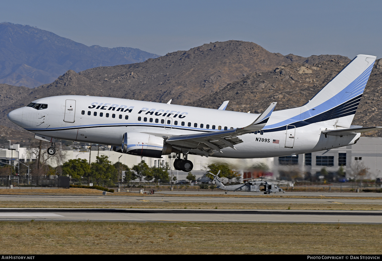 Aircraft Photo of N709S | Boeing 737-5L9 | Sierra Pacific Airlines | AirHistory.net #324421