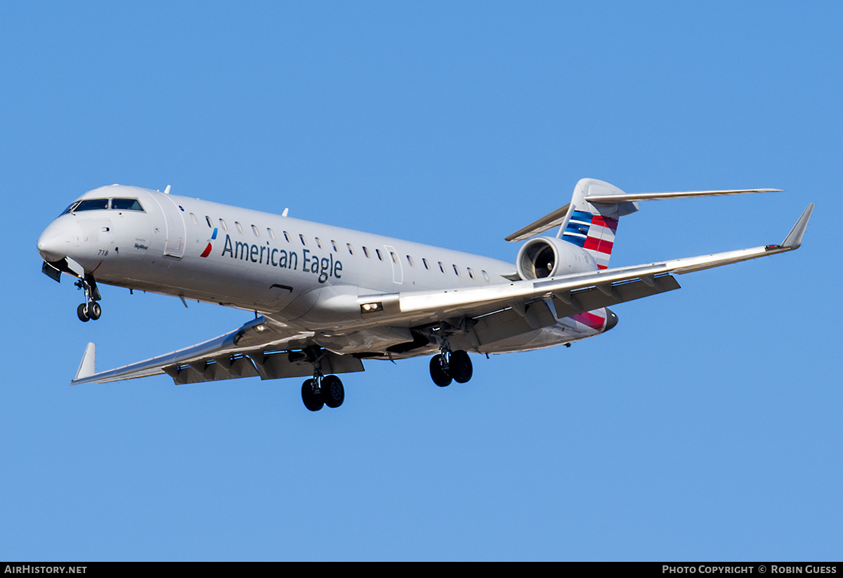 Aircraft Photo of N718SK | Bombardier CRJ-701ER (CL-600-2C10) | American Eagle | AirHistory.net #324658