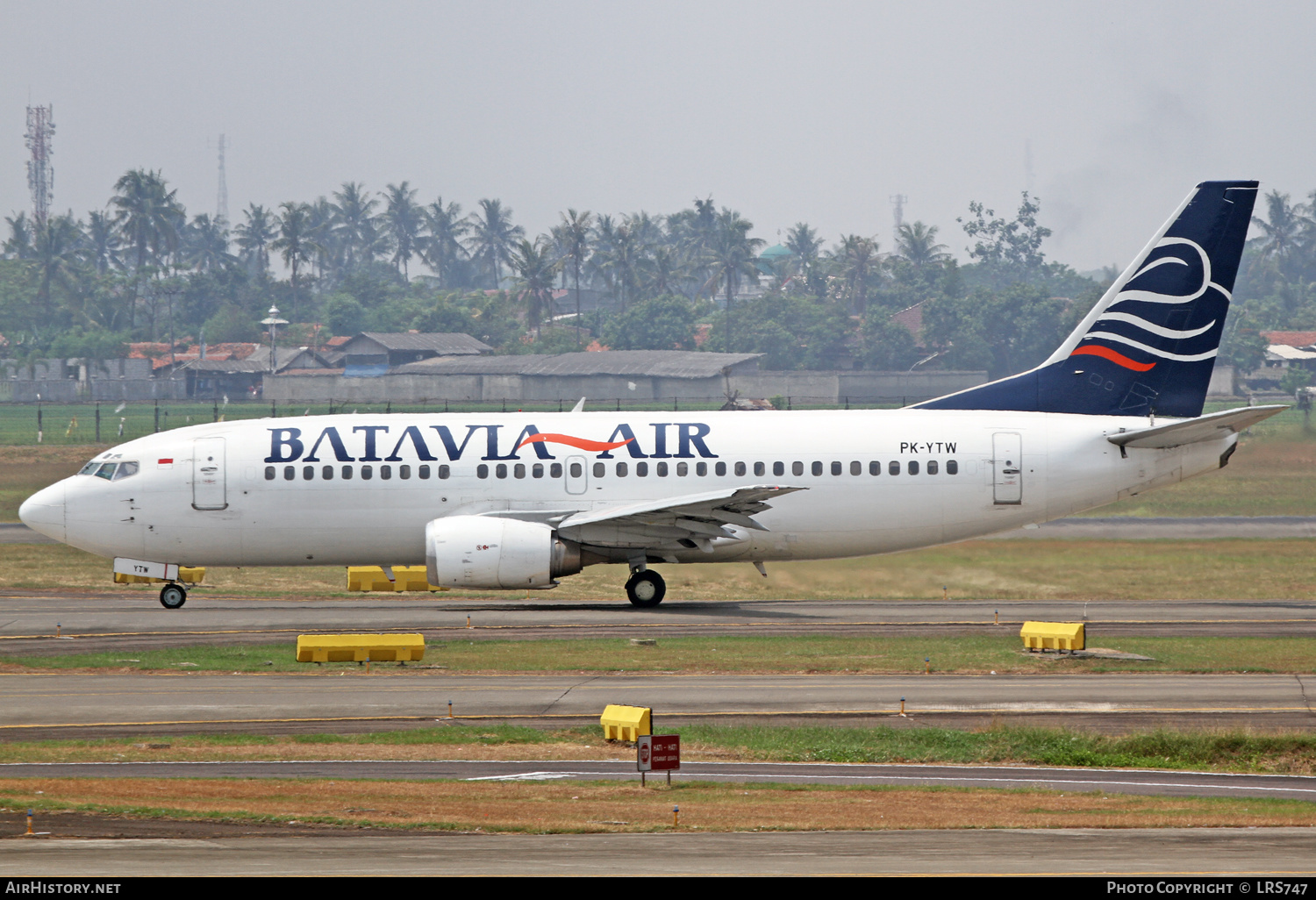 Aircraft Photo of PK-YTW | Boeing 737-3B7 | Batavia Air | AirHistory.net #324674