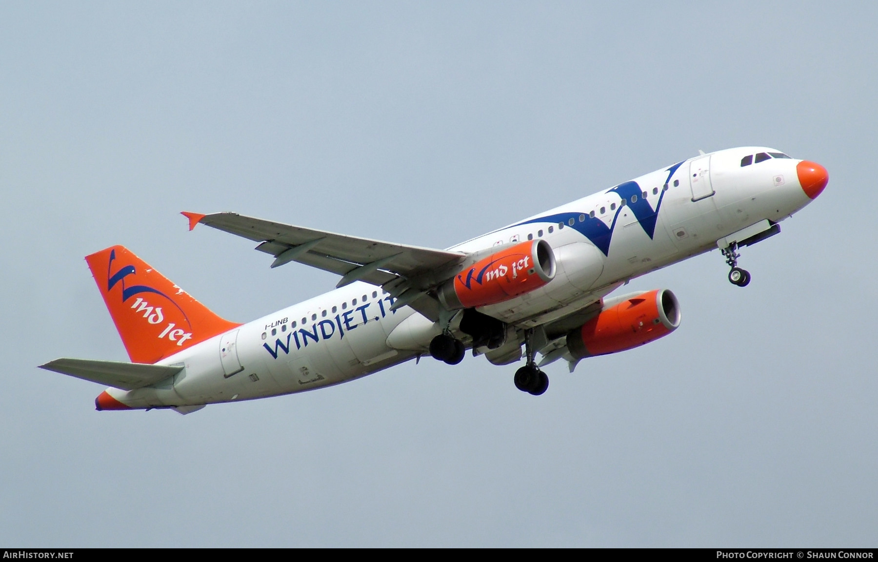 Aircraft Photo of I-LINB | Airbus A320-231 | Wind Jet | AirHistory.net #324704