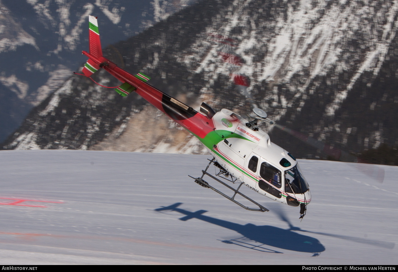 Aircraft Photo of F-GXBH | Aerospatiale AS-350B-3 Ecureuil | Blugeon Hélicoptères | AirHistory.net #324756