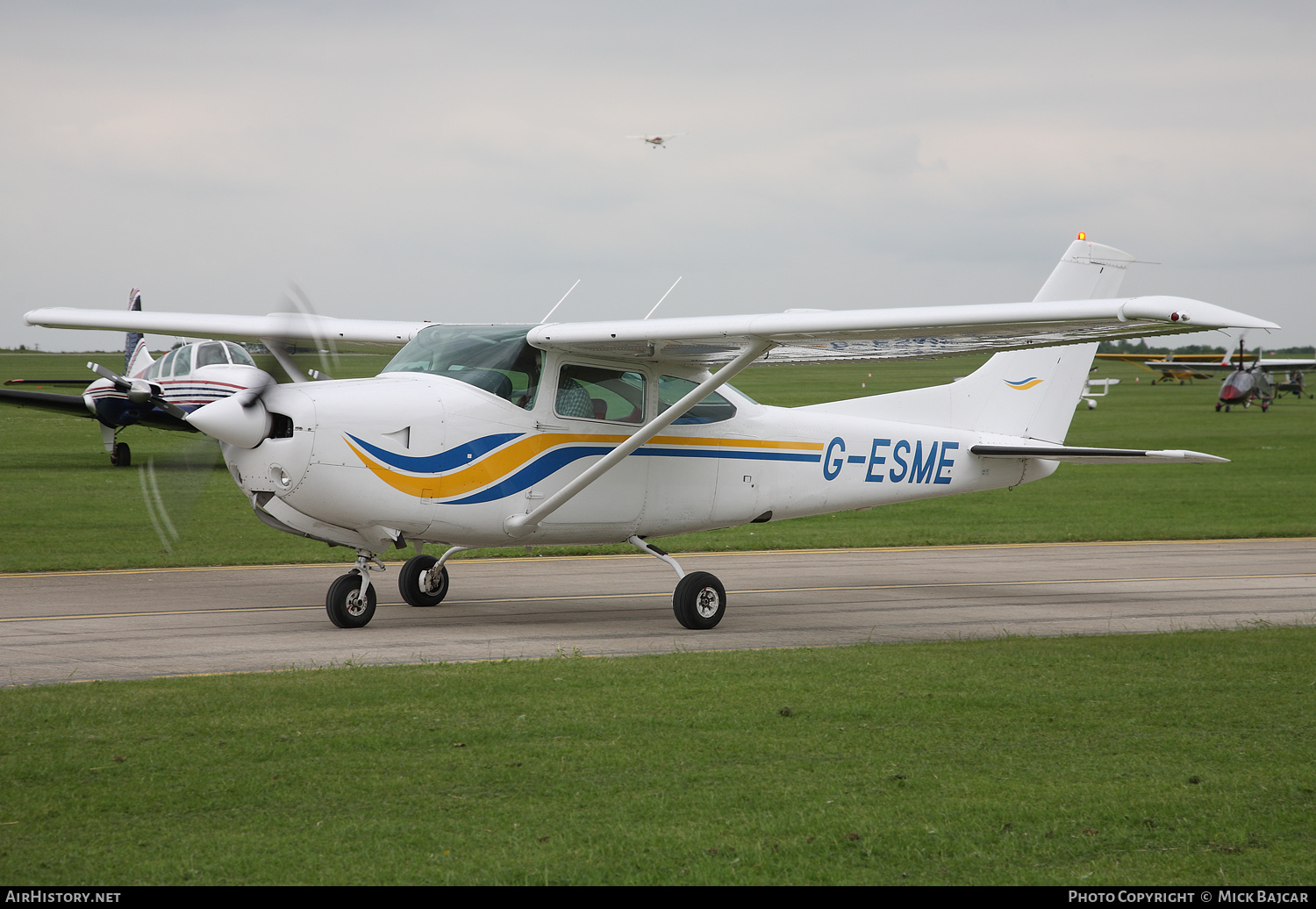Aircraft Photo of G-ESME | Cessna R182 Skylane RG | AirHistory.net #324885