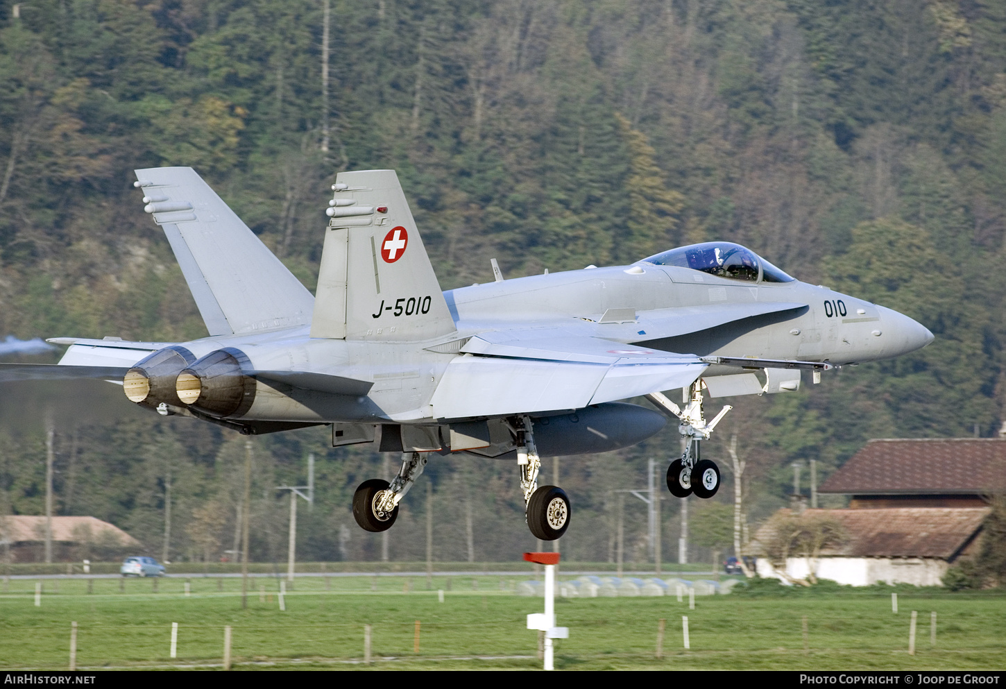 Aircraft Photo of J-5010 | McDonnell Douglas F/A-18C Hornet | Switzerland - Air Force | AirHistory.net #324886