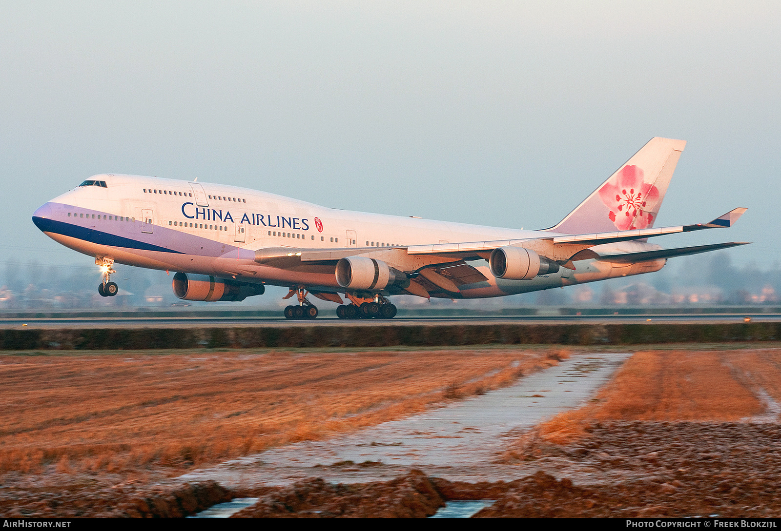 Aircraft Photo of N168CL | Boeing 747-409 | China Airlines | AirHistory.net #324972
