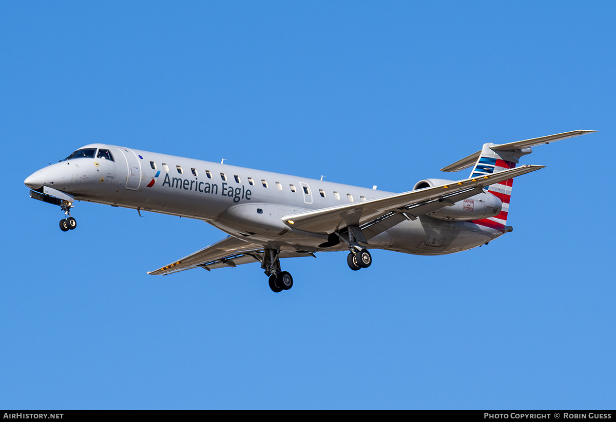 Aircraft Photo of N935AE | Embraer ERJ-145LR (EMB-145LR) | American Eagle | AirHistory.net #325021