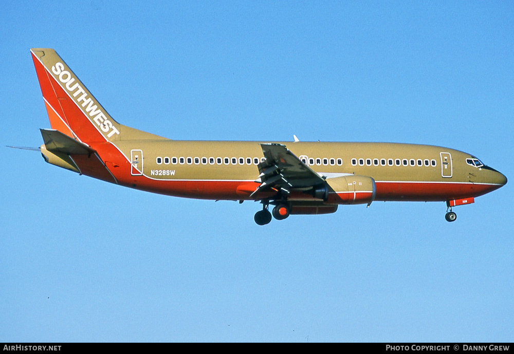 Aircraft Photo of N328SW | Boeing 737-3H4 | Southwest Airlines | AirHistory.net #325110
