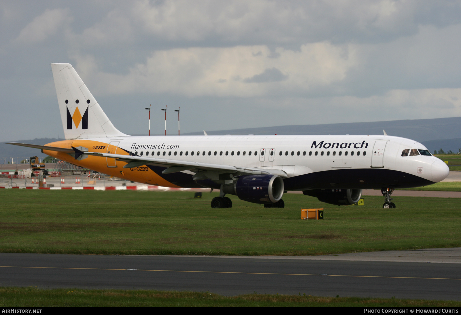 Aircraft Photo of G-OZBB | Airbus A320-212 | Monarch Airlines | AirHistory.net #325257