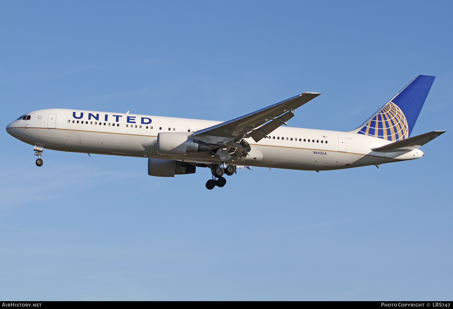 Aircraft Photo of N642UA | Boeing 767-322/ER | United Airlines | AirHistory.net #325258