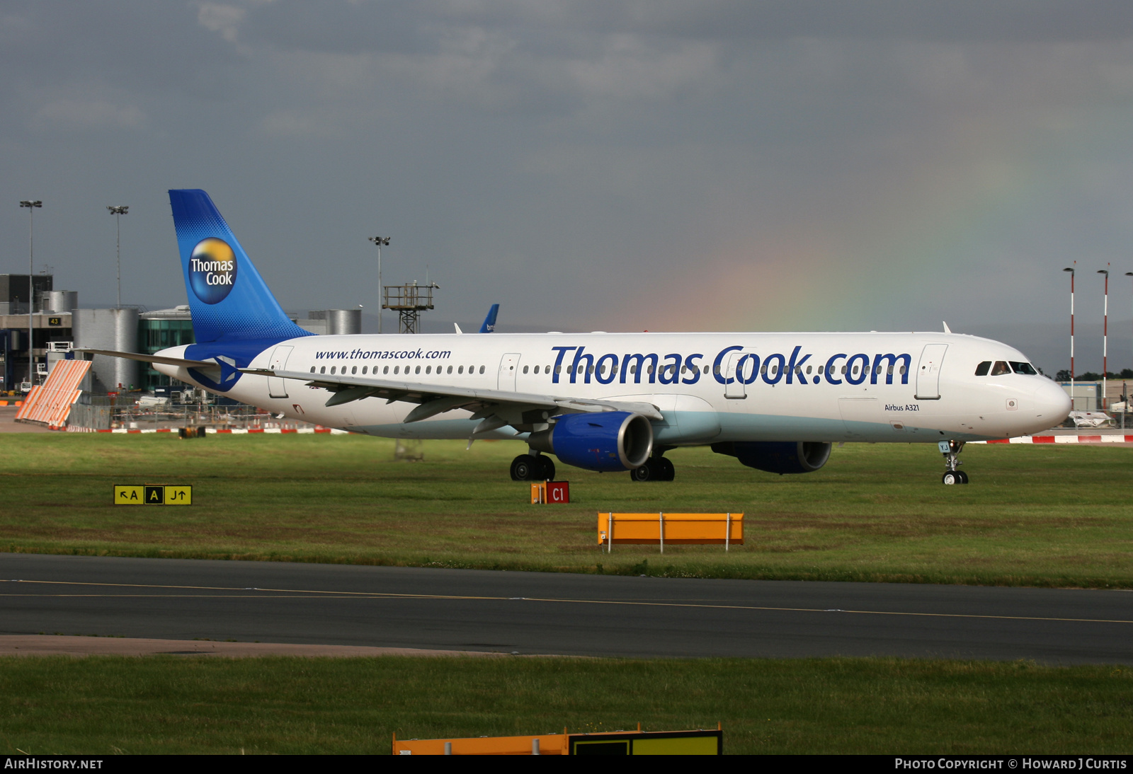 Aircraft Photo of G-OMYJ | Airbus A321-211 | Thomas Cook Airlines | AirHistory.net #325298