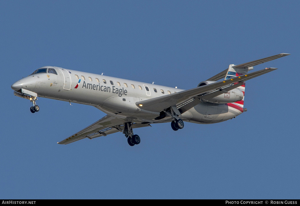 Aircraft Photo of N831AE | Embraer ERJ-140LR (EMB-135KL) | American Eagle | AirHistory.net #325459