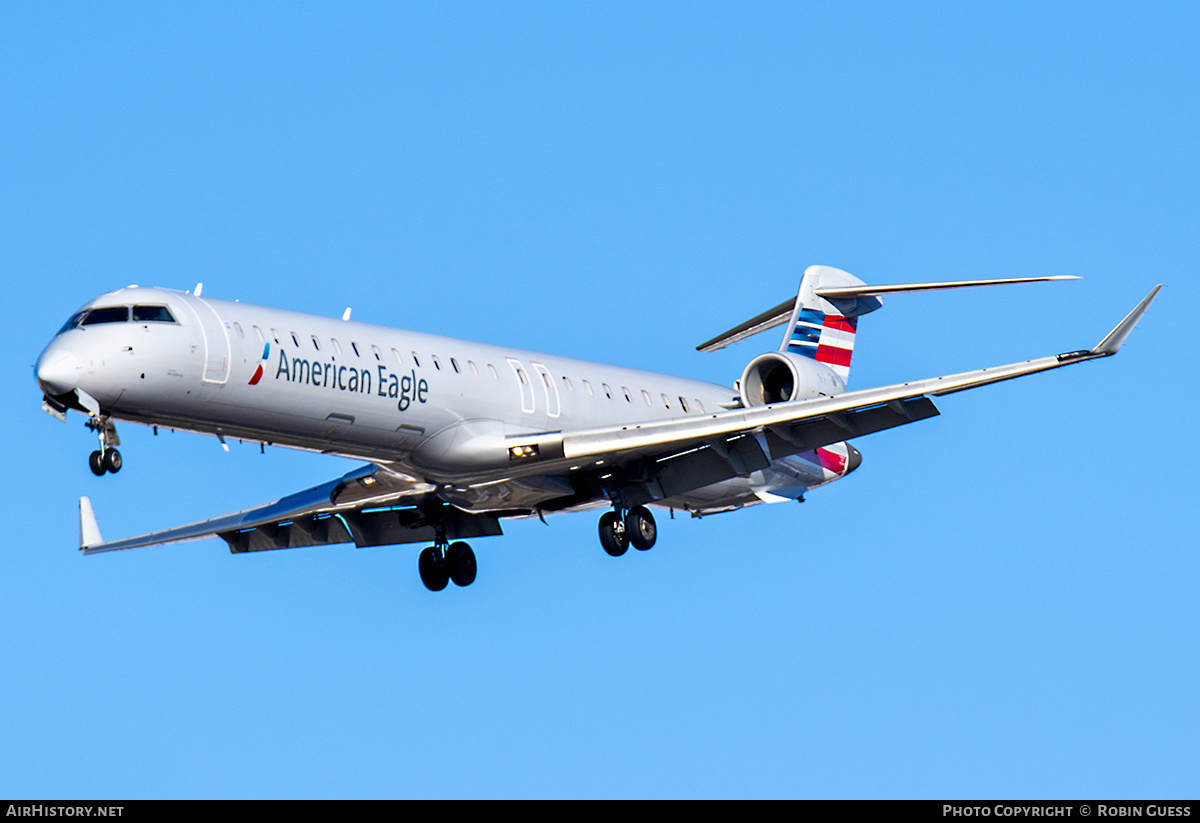Aircraft Photo of N950LR | Bombardier CRJ-900ER (CL-600-2D24) | American Eagle | AirHistory.net #325570