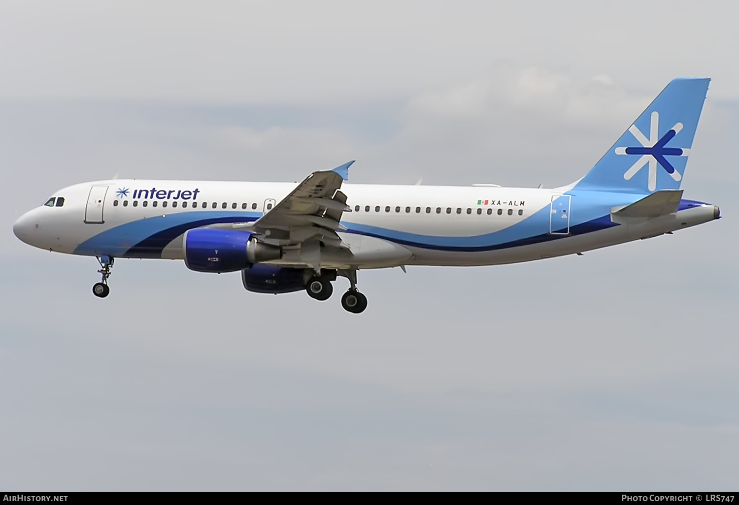 Aircraft Photo of XA-ALM | Airbus A320-214 | Interjet | AirHistory.net #325591