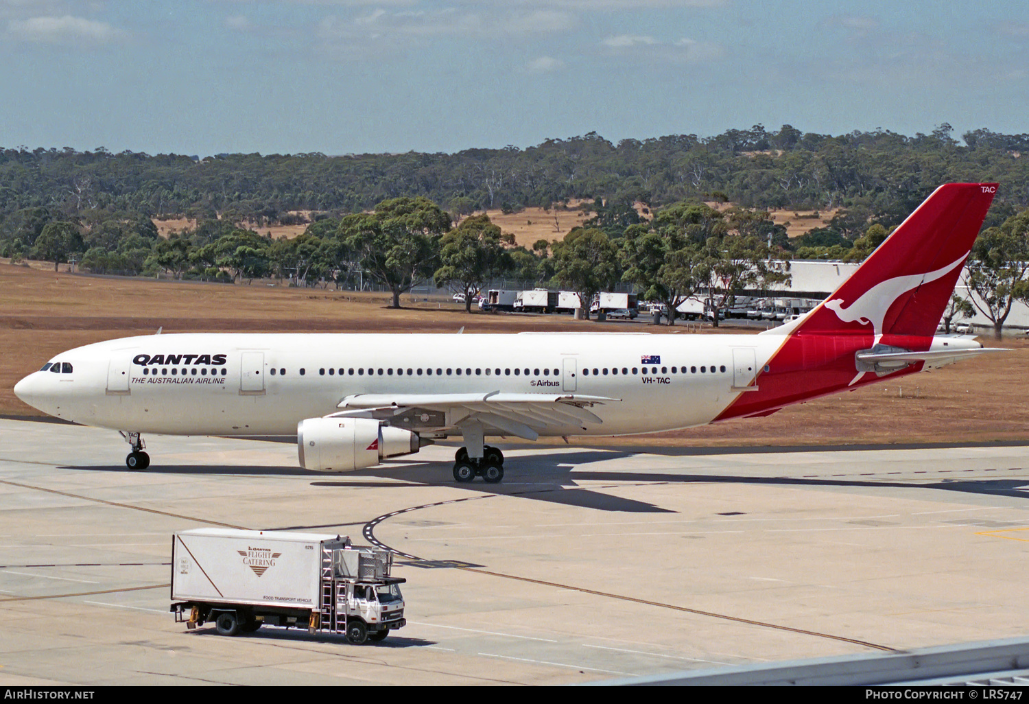 Aircraft Photo of VH-TAC | Airbus A300B4-203 | Qantas | AirHistory.net #325605