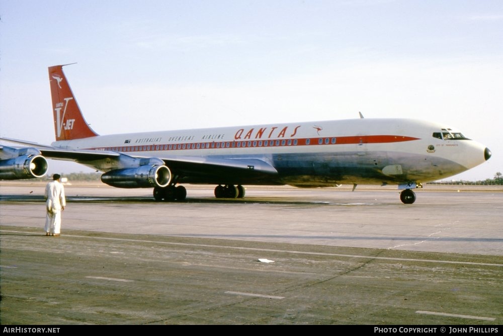 Aircraft Photo of VH-EBN | Boeing 707-338C | Qantas | AirHistory.net #325686