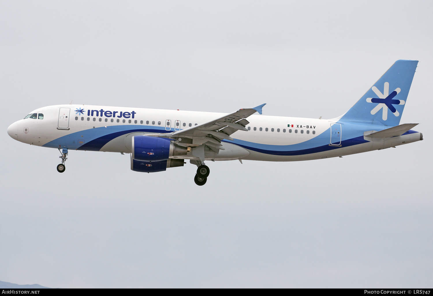 Aircraft Photo of XA-BAV | Airbus A320-214 | Interjet | AirHistory.net #325973