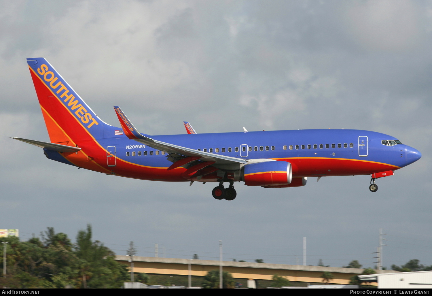 Aircraft Photo of N209WN | Boeing 737-7H4 | Southwest Airlines | AirHistory.net #326056