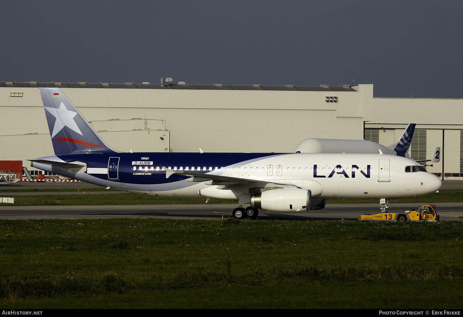 Aircraft Photo of D-AUBB / CC-BAD | Airbus A320-233 | LAN Airlines - Línea Aérea Nacional | AirHistory.net #326148