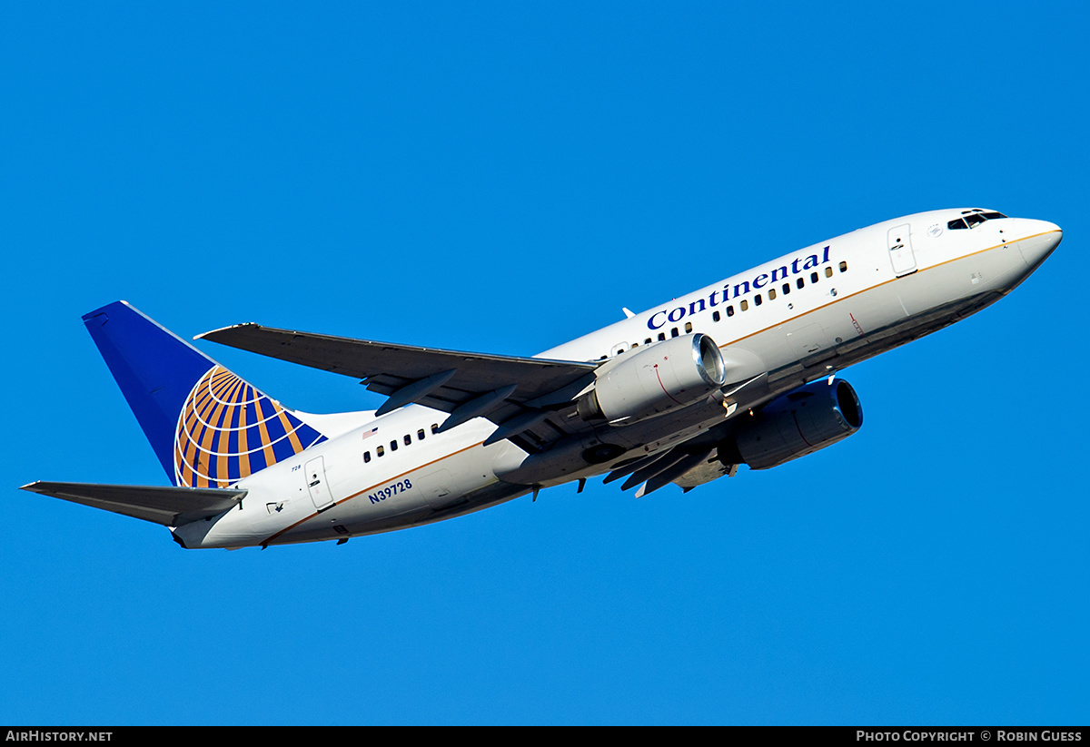 Aircraft Photo of N39728 | Boeing 737-724 | Continental Airlines | AirHistory.net #326256