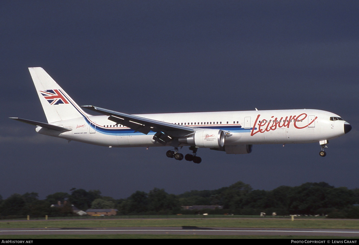 Aircraft Photo of G-UKLI | Boeing 767-39H/ER | Leisure International Airways | AirHistory.net #326274