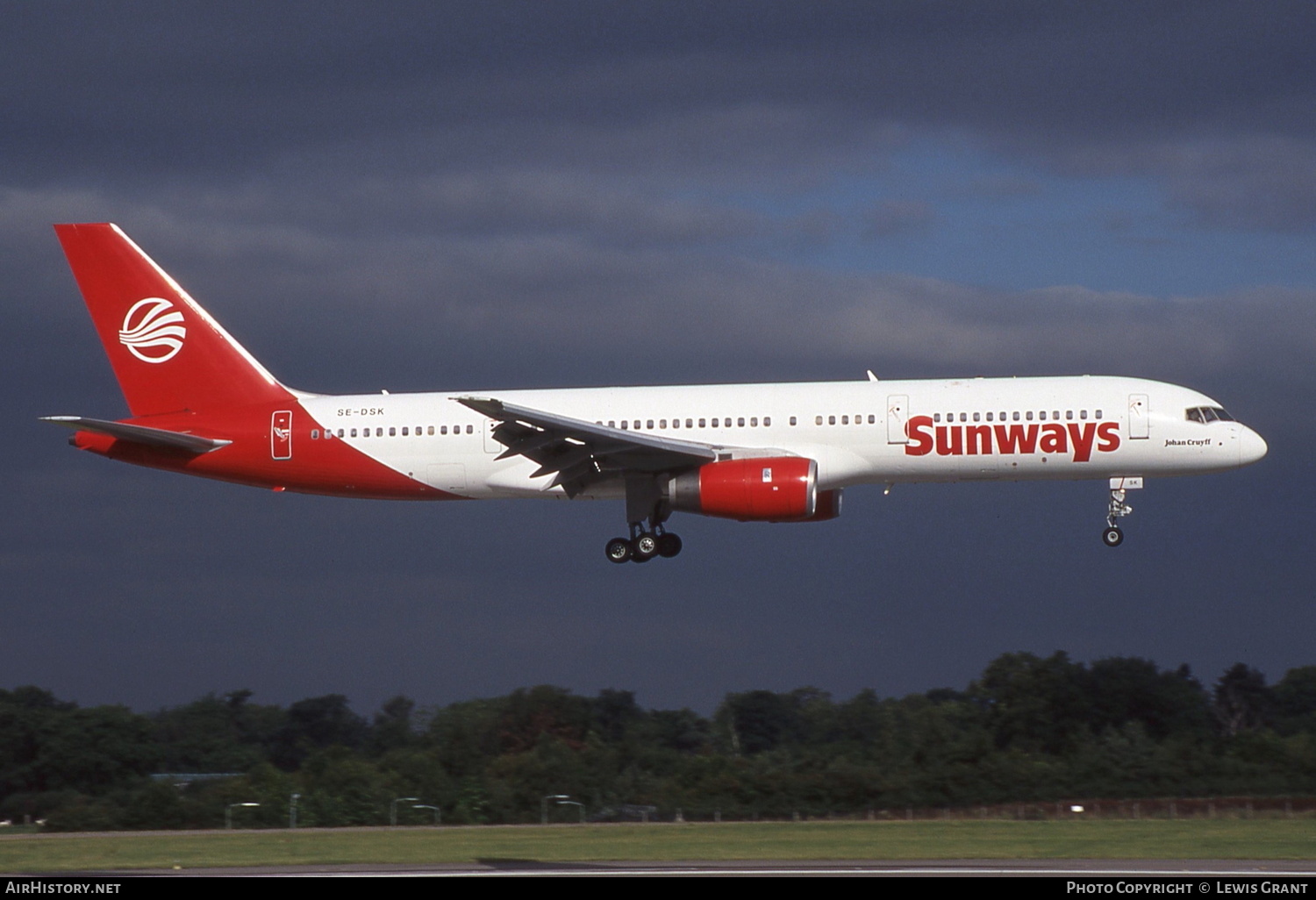 Aircraft Photo of SE-DSK | Boeing 757-236 | Sunways | AirHistory.net #326281