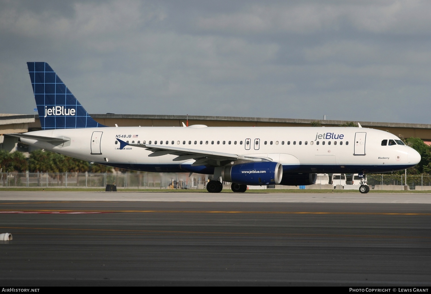 Aircraft Photo of N548JB | Airbus A320-232 | JetBlue Airways | AirHistory.net #326286