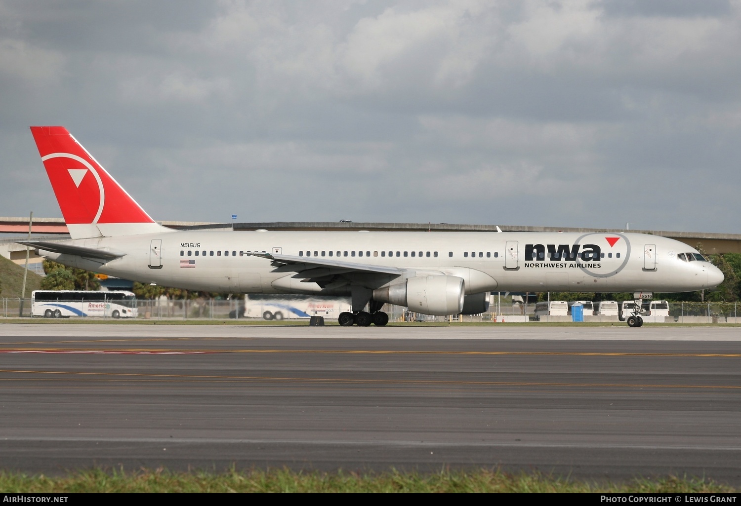 Aircraft Photo of N516US | Boeing 757-251 | Northwest Airlines | AirHistory.net #326296