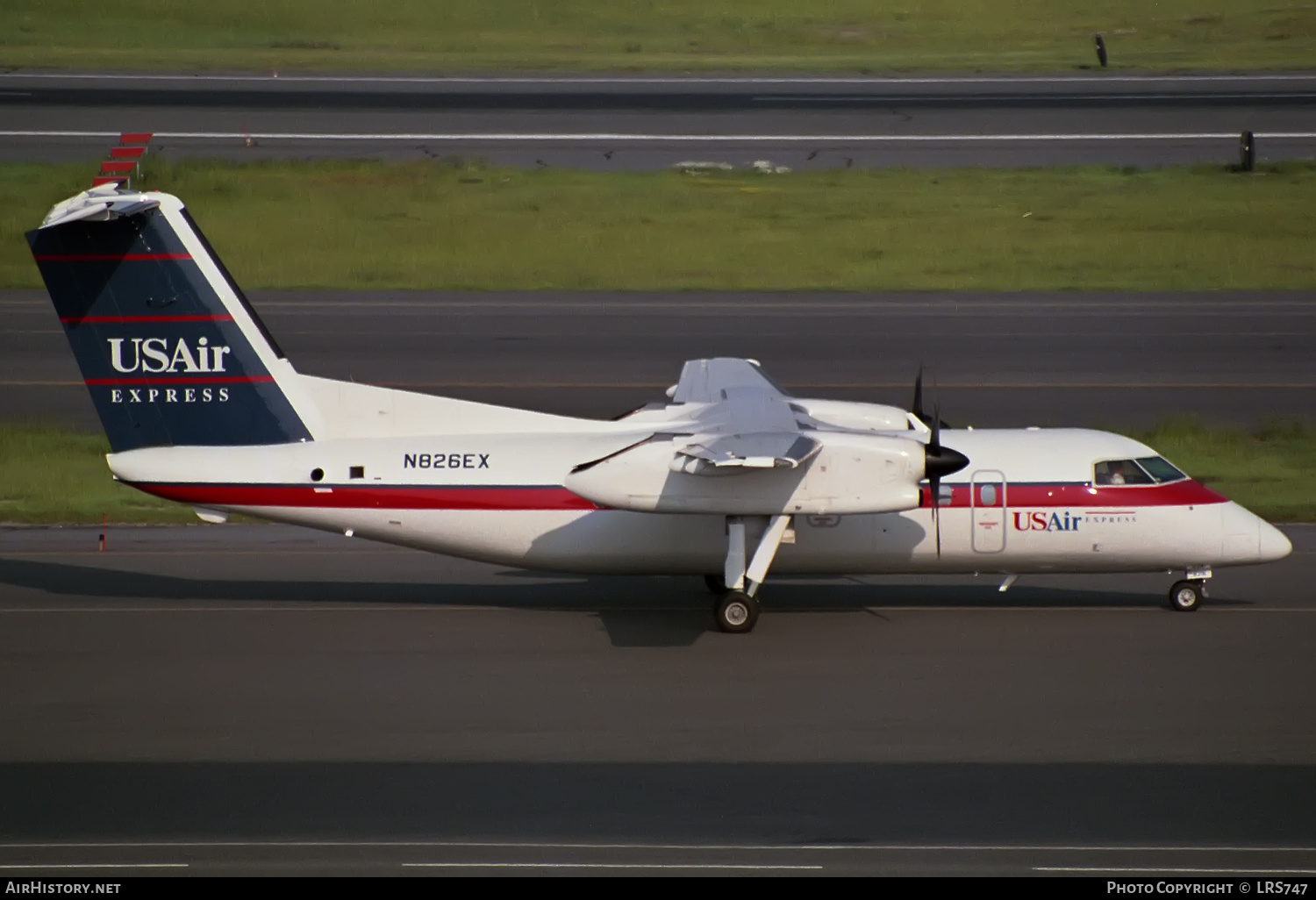 Aircraft Photo of N826EX | De Havilland Canada DHC-8-102 Dash 8 | USAir Express | AirHistory.net #326385