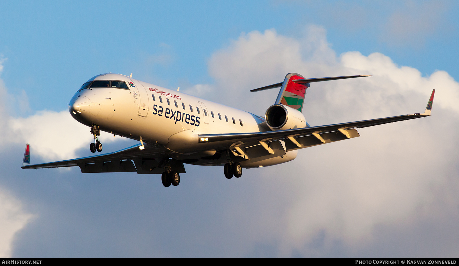 Aircraft Photo of ZS-NMC | Bombardier CRJ-200ER (CL-600-2B19) | South African Express Airways - SA Express | AirHistory.net #326418