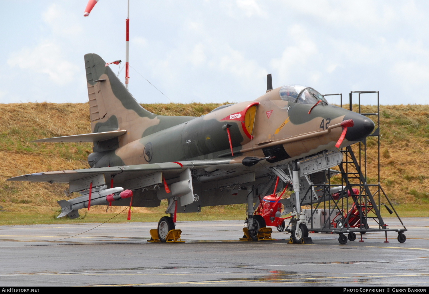 Aircraft Photo of 942 | Douglas A-4SU Skyhawk | Singapore - Air Force | AirHistory.net #326422