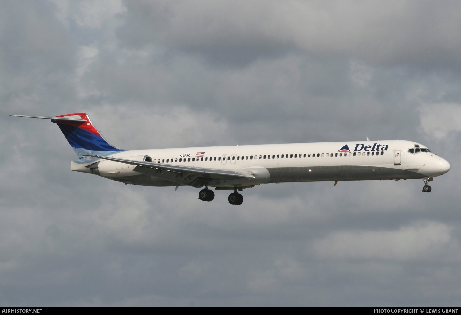 Aircraft Photo of N922DL | McDonnell Douglas MD-88 | Delta Air Lines | AirHistory.net #326563