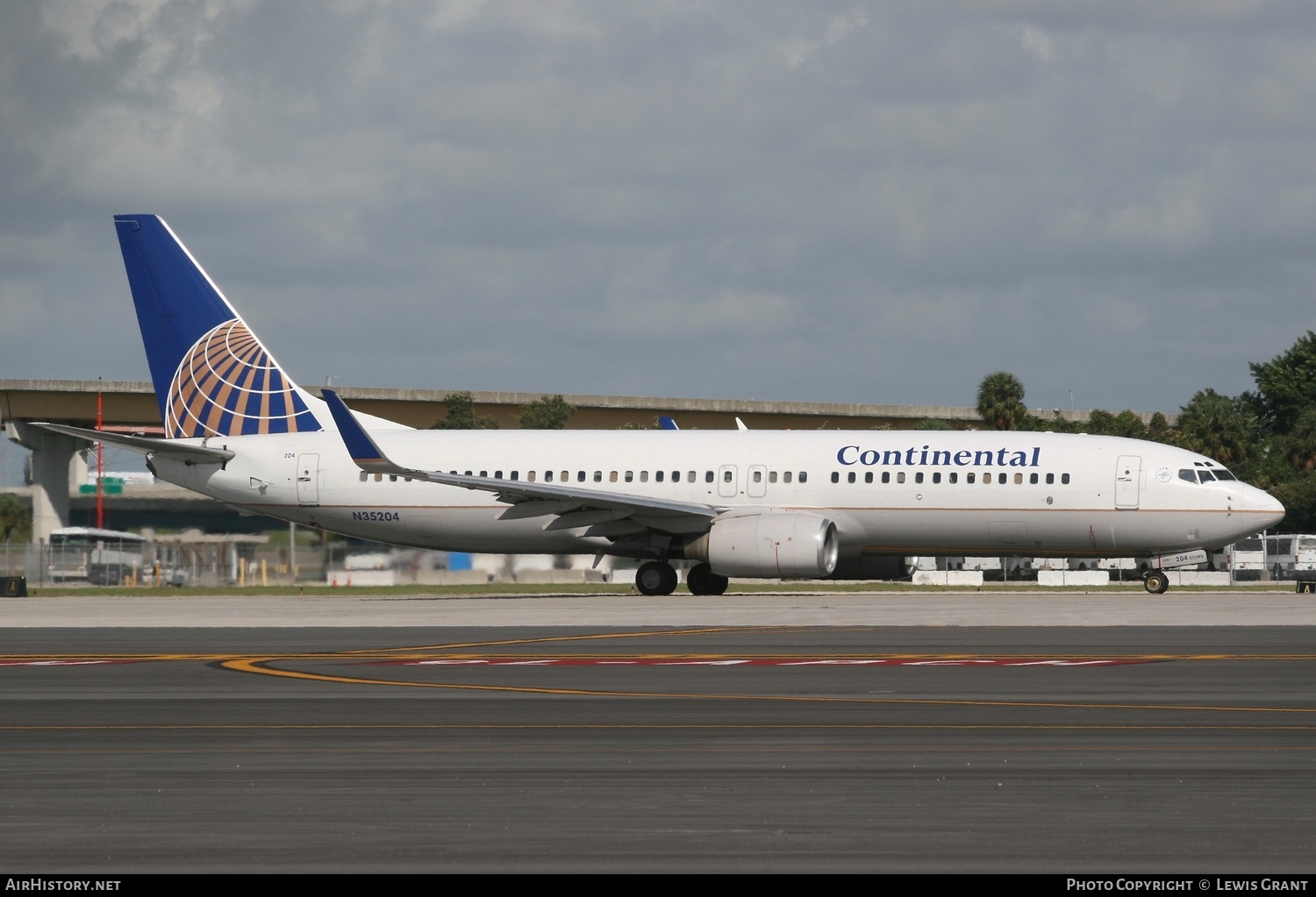 Aircraft Photo of N35204 | Boeing 737-824 | Continental Airlines | AirHistory.net #326575