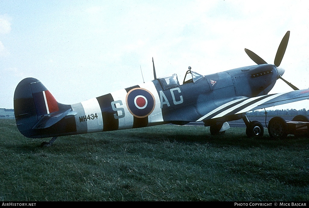 Aircraft Photo of G-ASJV / MH434 | Supermarine 361 Spitfire LF9B | UK - Air Force | AirHistory.net #326585