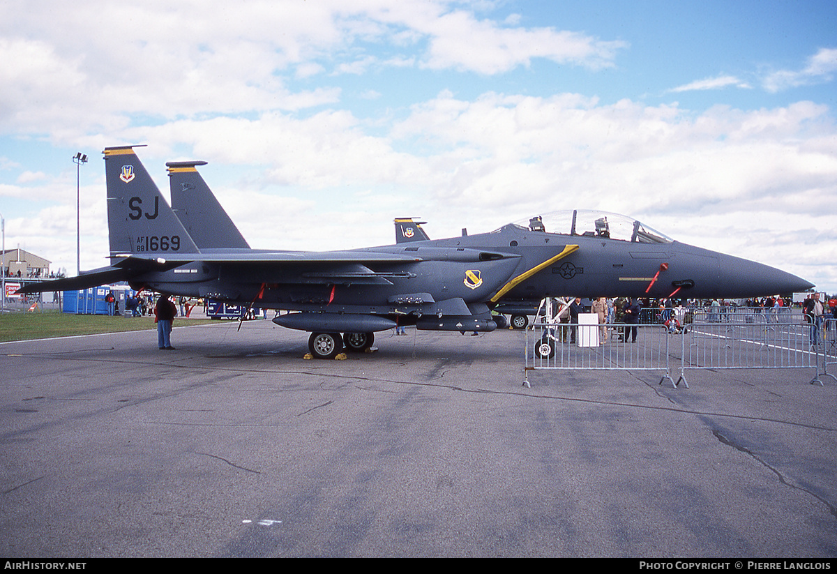 Aircraft Photo of 88-1669 / AF88-1669 | Boeing F-15E Strike Eagle | USA - Air Force | AirHistory.net #326762