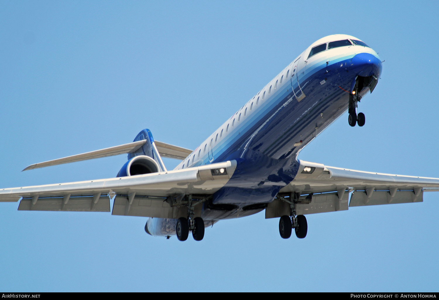 Aircraft Photo of N728SK | Bombardier CRJ-701ER (CL-600-2C10) | United Express | AirHistory.net #326776