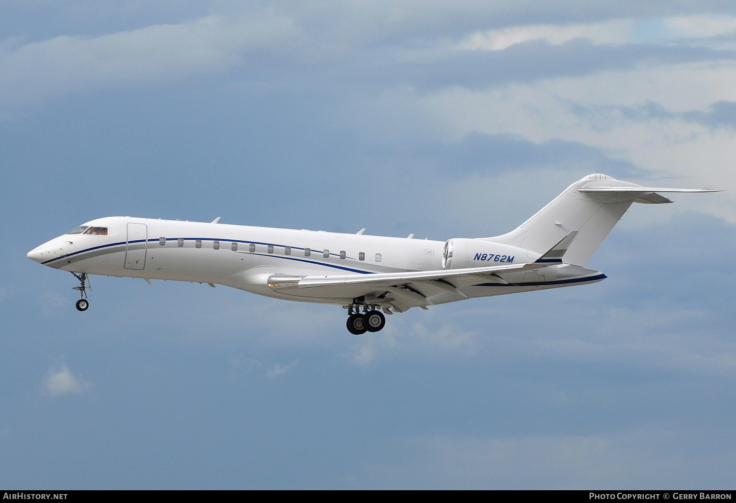 Aircraft Photo of N8762M | Bombardier Global Express (BD-700-1A10) | AirHistory.net #326806